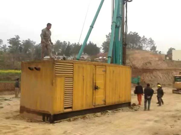 平原如何判断水冷式机油散热器密封件是否需要更换？